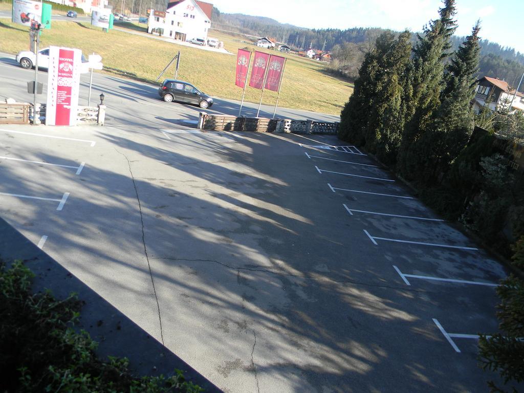 Hotel Krona Domžale Eksteriør billede
